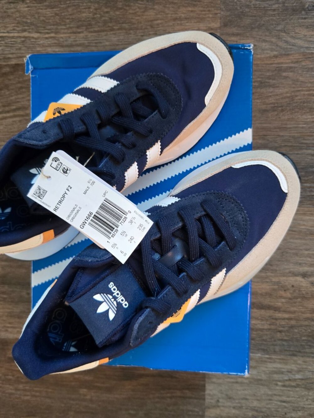 Adidas Originals Retropy F2 Navy/Beige – Fits 7.5 to 8 – Brand New Never Worn - Picture 5 of 7